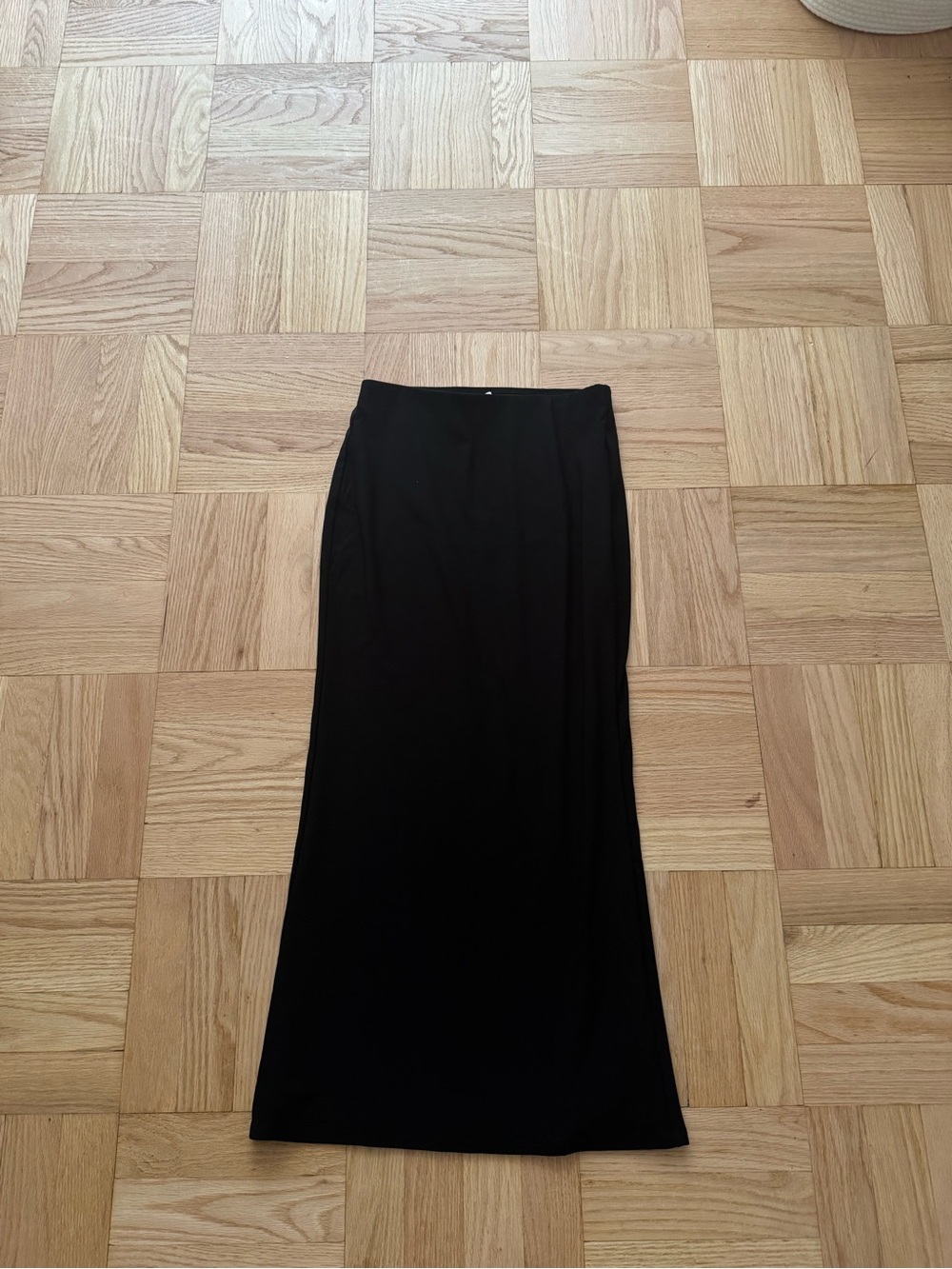 Aritzia Babaton Classic Black Maxi Skirt - Sleek Everyday Style